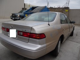 1997 TOYOTA CAMRY TAN CE 2.2L MT Z17947